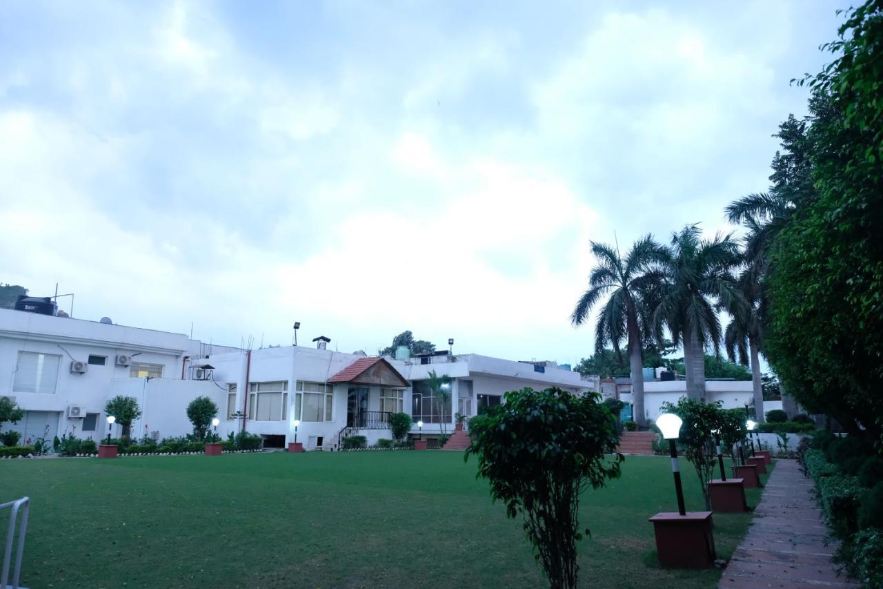 Black Mango Resort Kala Amb Exterior photo